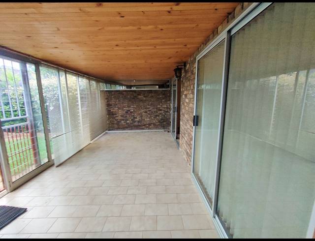 3 BEDROOM TOWNHOUSE FOR SALE IN BRACKENHURST